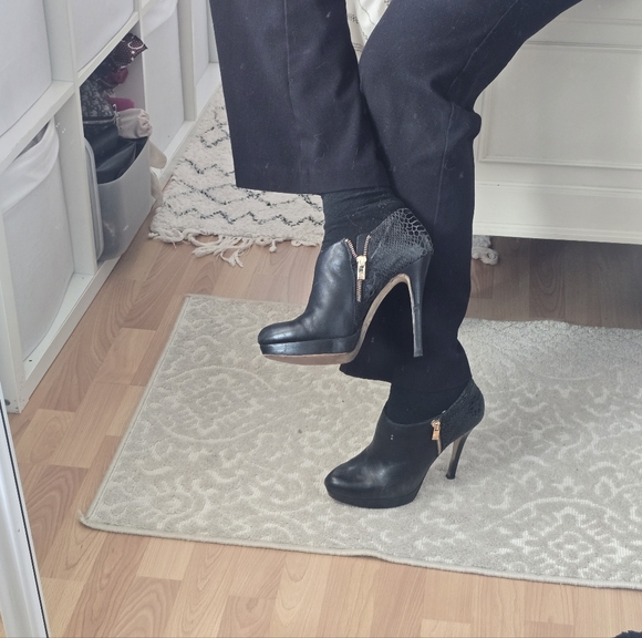 Michael Kors Black Stiletto Ankle Boots - Picture 8 of 17
